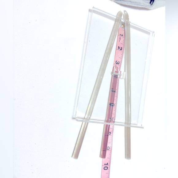 CONTAINER STORE 5”x10” Clear Acrylic Picture Frame Easel Stand - Holds 5x7 Photo - Picture 11 of 12